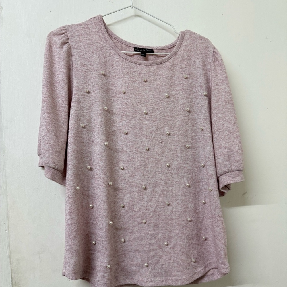 Elegant Pink Blouse with Pearl Accents - Picture 2 of 10